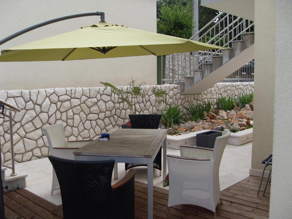 Apartments Ilona Novi Vinodolski Exterior foto